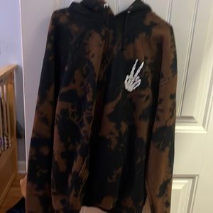 This is a hoodie that is in excellent condition that has never been worn!